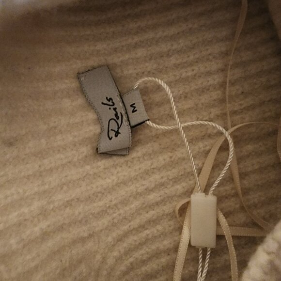 Rails Claudia Sweater Cream & Navy Stripe NWOT Med Some bleeding/pilling - Picture 10 of 14